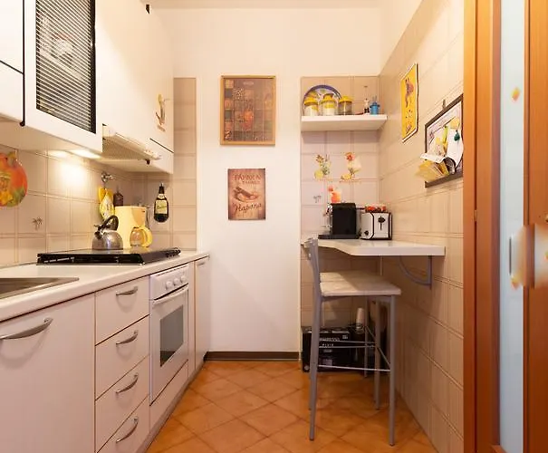 Guesthost - Crocetta&politecnico Huge Apartament