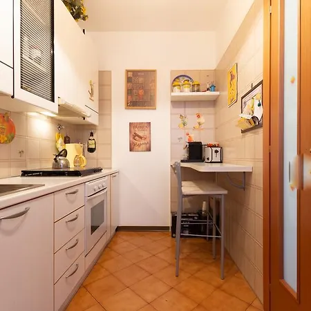 Guesthost - Crocetta&politecnico Huge Apartamento